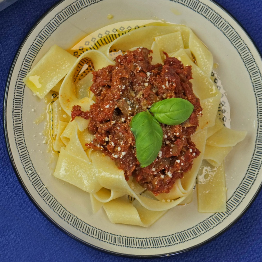 Essential Lentil Rag&Atilde;&sup1; Pappardelle
