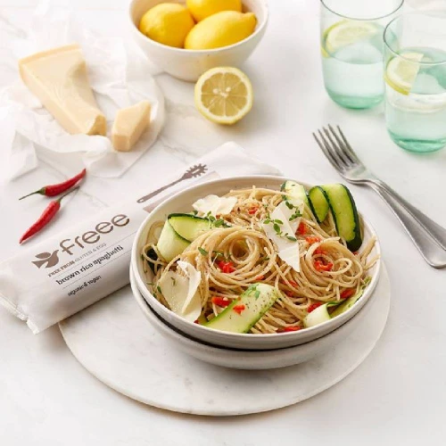 Freee Organic Broem Rice Spaghetti With Courgette Thyeme And Parmesan